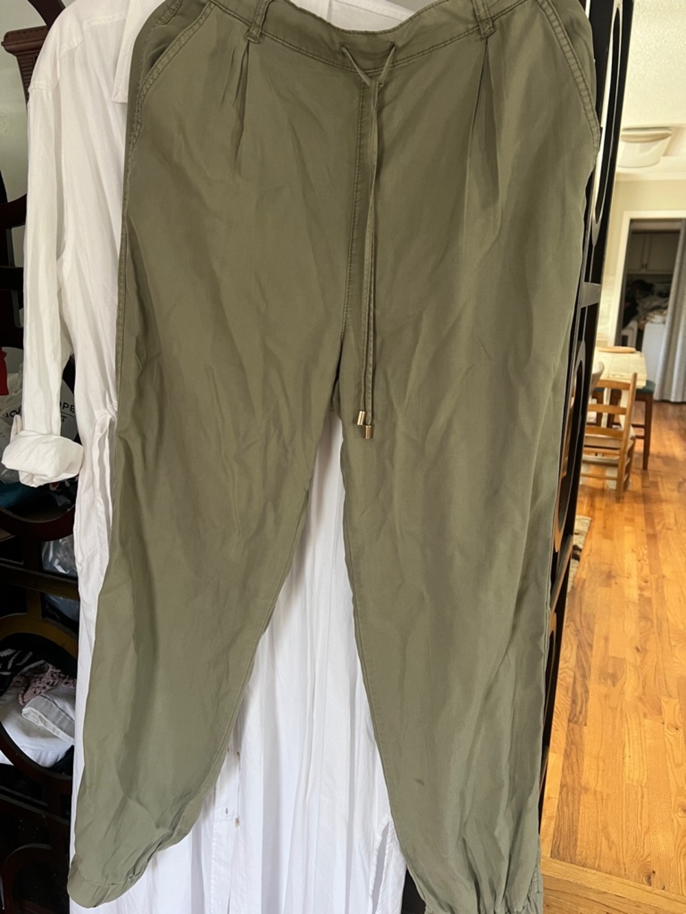 Women’s OAT joggers-  Olive Drawstring Casual Pants 🫶🏼 size 10